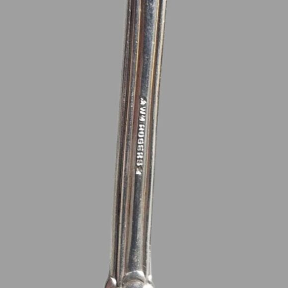 Antique WM Rogers Kings Medallion Pattern Gravy Ladle Sauce Spoon Silver Plate - Picture 6 of 9